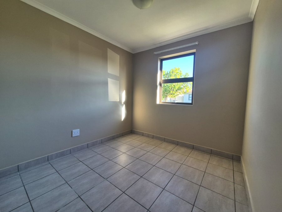 To Let 3 Bedroom Property for Rent in Stellendale Western Cape